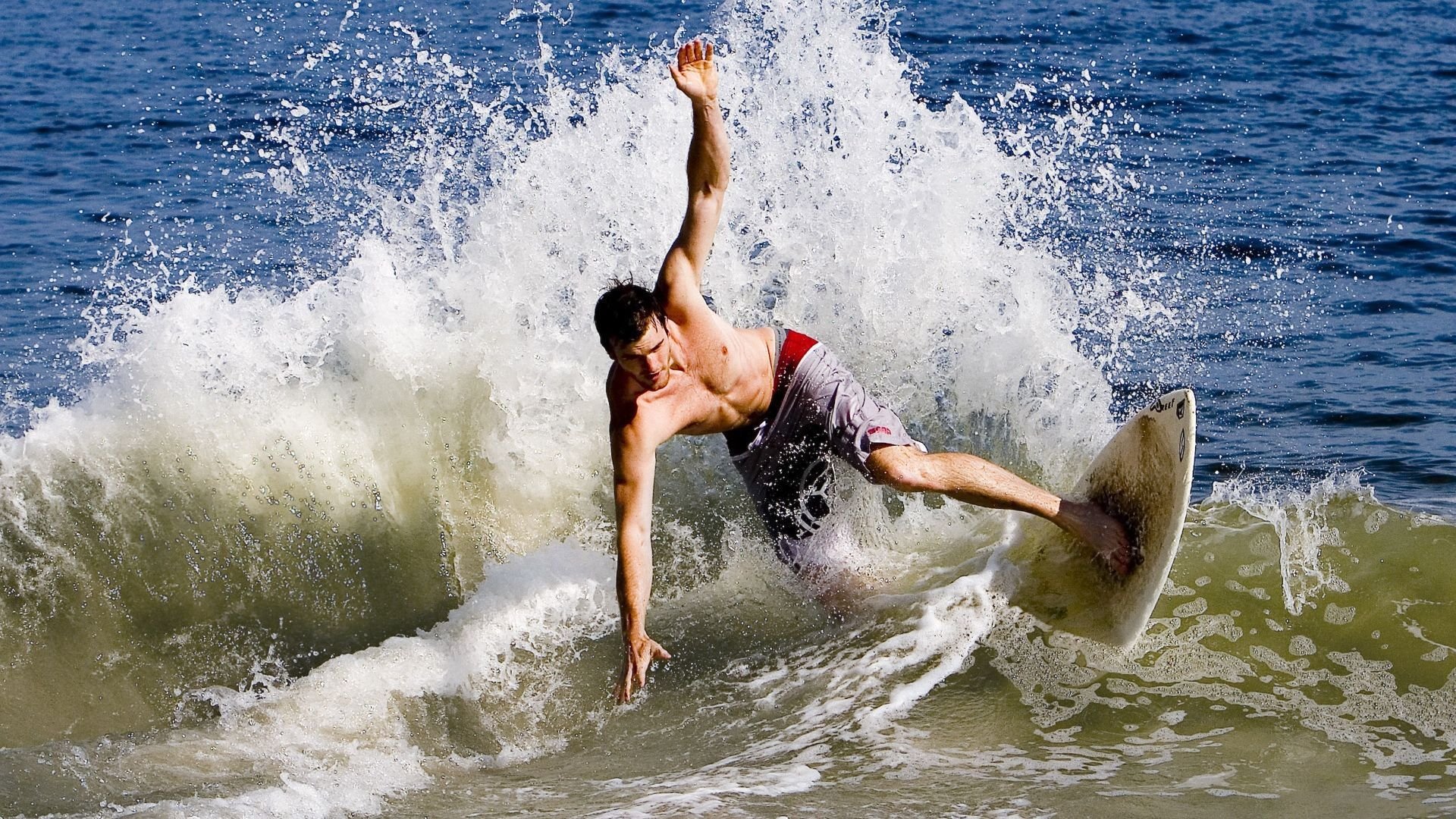 DOTA2团队协作翻盘能力惊人,dota2制作团队